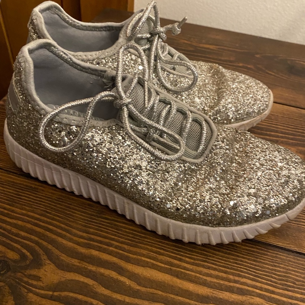 Silver‎ glitter boutique brand tennis shoes